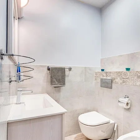 Guest house Old Town Private With Sauna & Parking